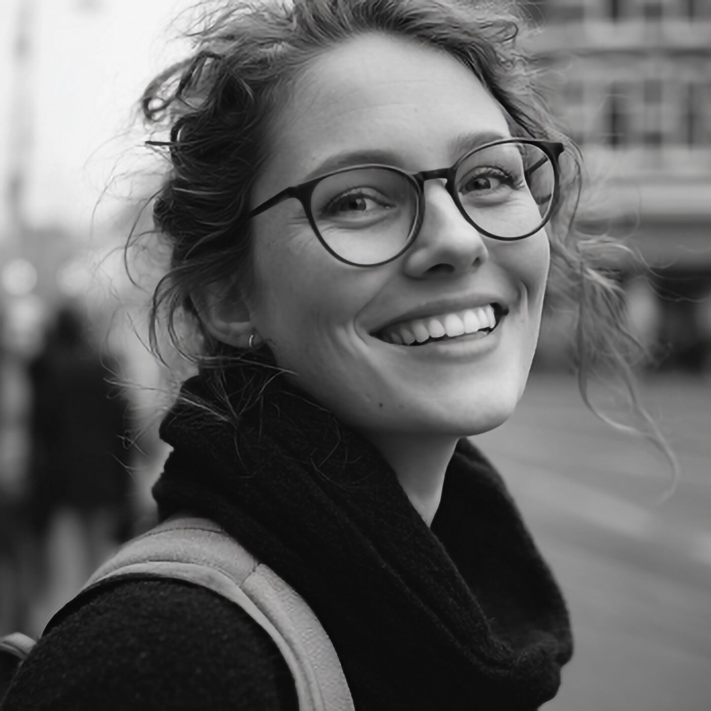 Porteur de lunettes, visuel du catalogue KOPTICAL 2026 pour Klear Plus