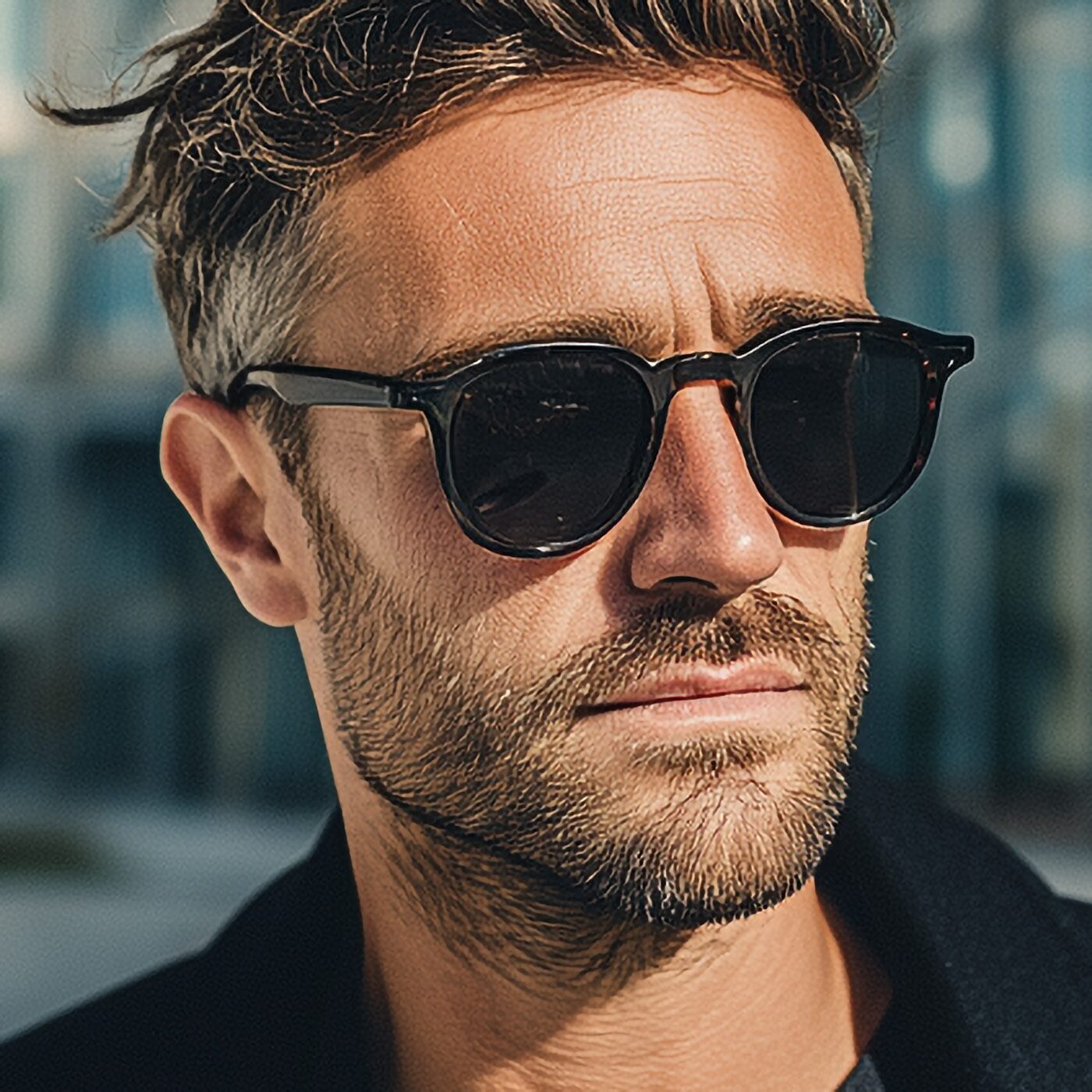 Porteur de lunettes, visuel du catalogue KOPTICAL 2026 pour Polarisant